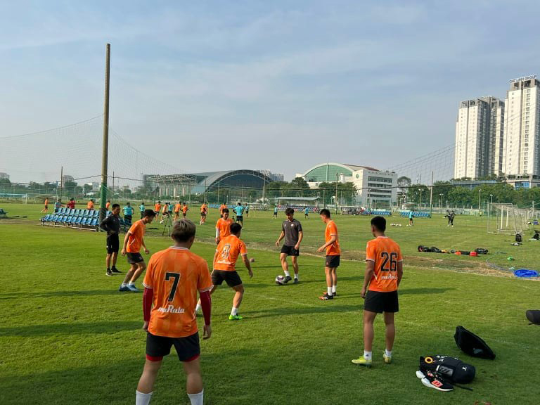 CLB TP HCM sẵn sàng "thanh lý" cầu thủ bỏ tập