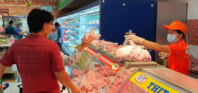 Xem xét giảm lãi suất cho vay đối với doanh nghiệp tham gia bình ổn