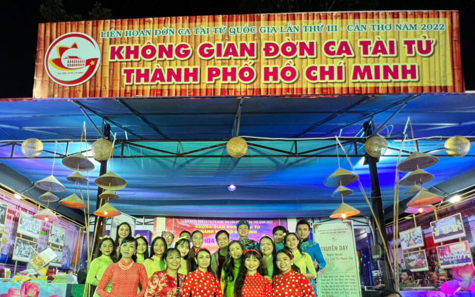 Rực rỡ, dạt d&agrave;o cảm x&uacute;c với đ&ecirc;m khai mạc Li&ecirc;n hoan Đờn ca t&agrave;i tử quốc gia lần thứ III - Ảnh 3.