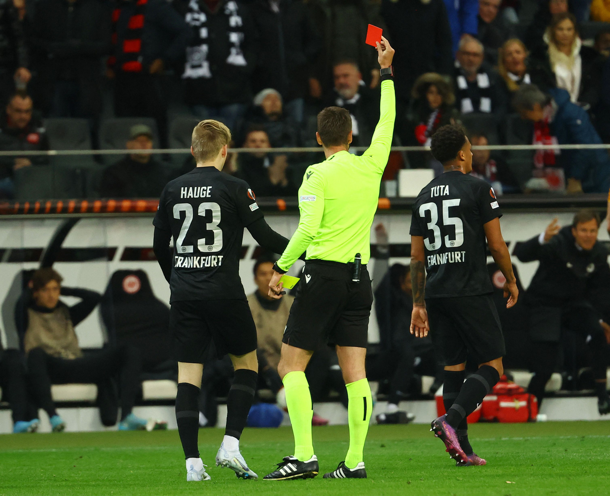Tân binh lập công, Barcelona thoát hiểm ở Europa League - Ảnh 7.
