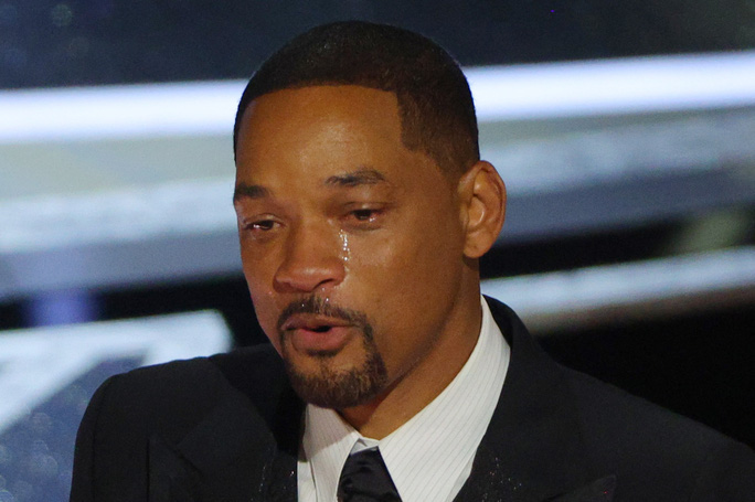 Cú tát Oscar 2022: Will Smith bị cấm cửa 10 năm