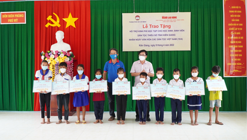 Th&ecirc;m 50 suất học bổng cho học sinh d&acirc;n tộc thiểu số - Ảnh 1.