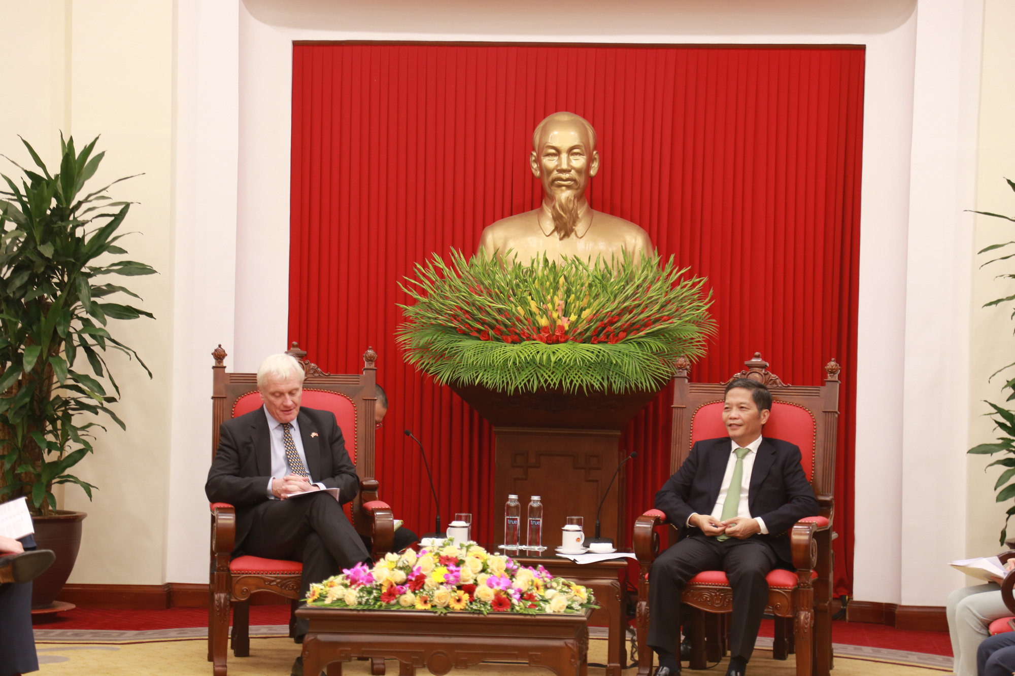 Hoạt động d&agrave;y đặc của Đặc ph&aacute;i vi&ecirc;n Thương mại Thủ tướng Anh tại Việt Nam - Ảnh 3.