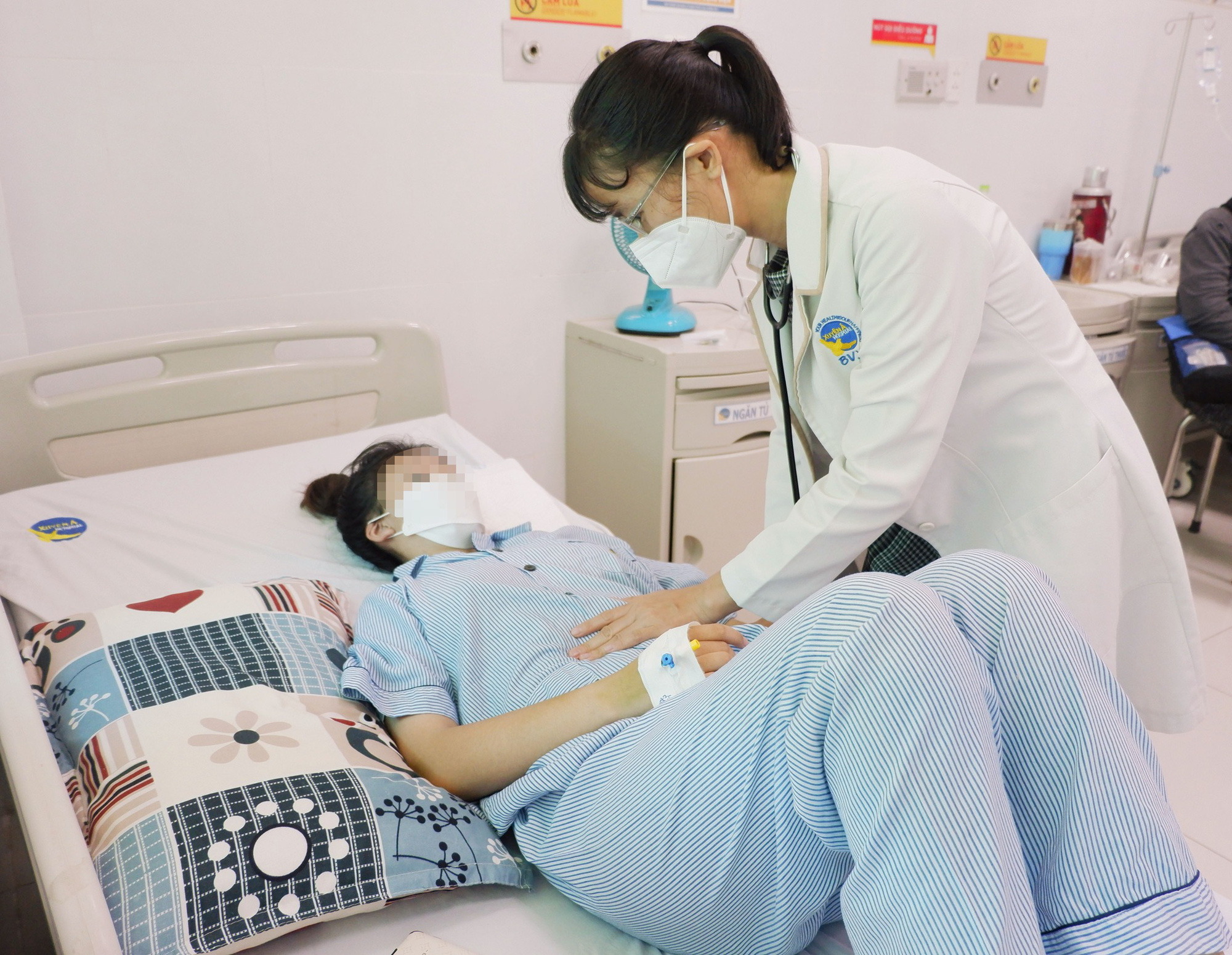 Mắc sốt xuất huyết sau bị nhiễm Covid-19, thiếu nữ nguy kịch