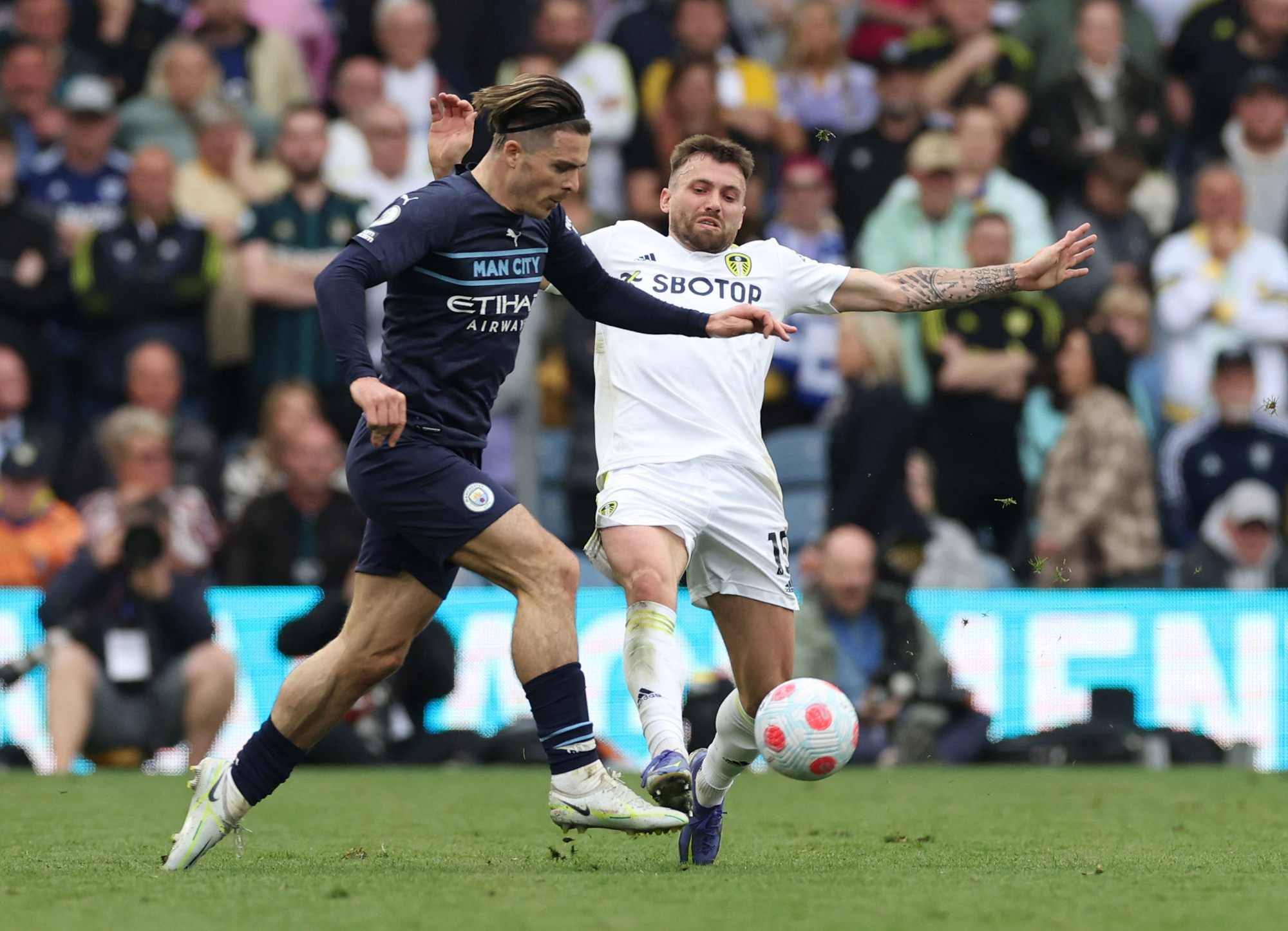 Mưa b&agrave;n thắng hạ Leeds United, Man City đ&ograve;i ng&ocirc;i đầu Ngoại hạng - Ảnh 1.