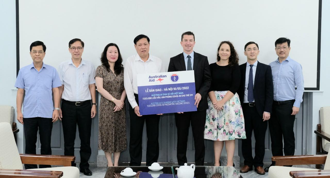 Tiếp nhận trên 7,2 triệu liều vắc-xin phòng Covid-19 cho trẻ từ 5-12 tuổi - Ảnh 2.