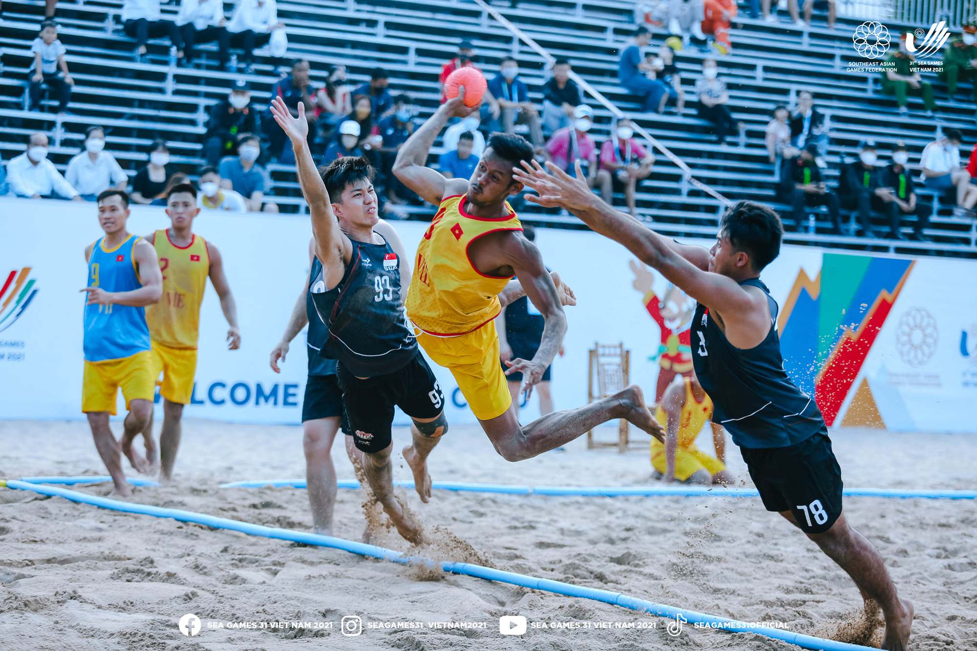 SEA Games 31 ng&agrave;y 10-5: B&oacute;ng n&eacute;m b&atilde;i biển nam gi&agrave;nh HCV thứ 5 cho đo&agrave;n TTVN - Ảnh 4.