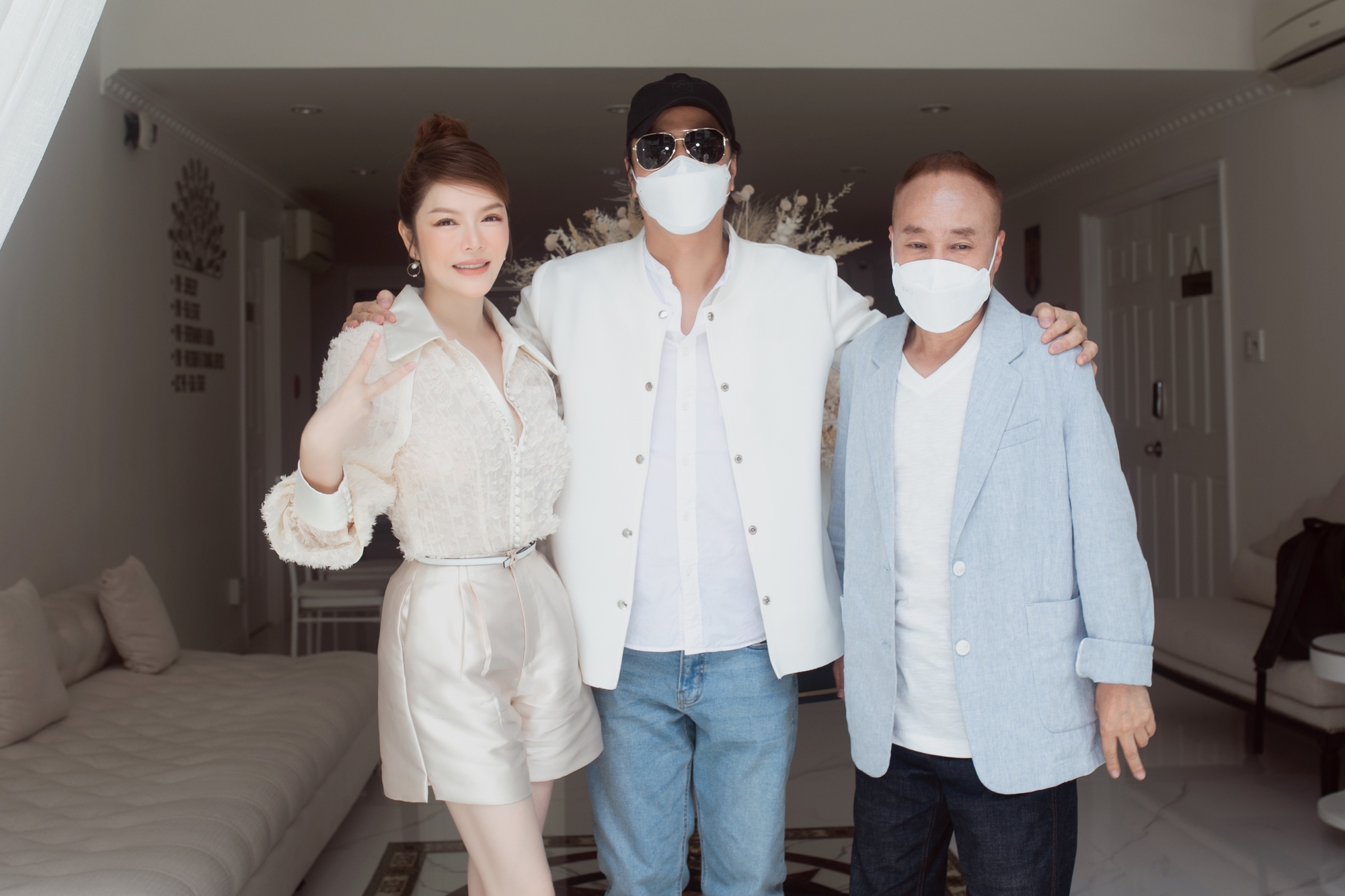 Nam tài tử phim “Giày thủy tinh” đến TP HCM - Ảnh 6.