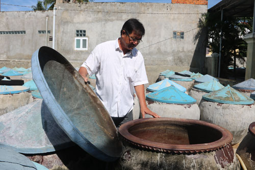 Làng nước mắm Phan Thiết thiếu nguyên liệu nghiêm trọng