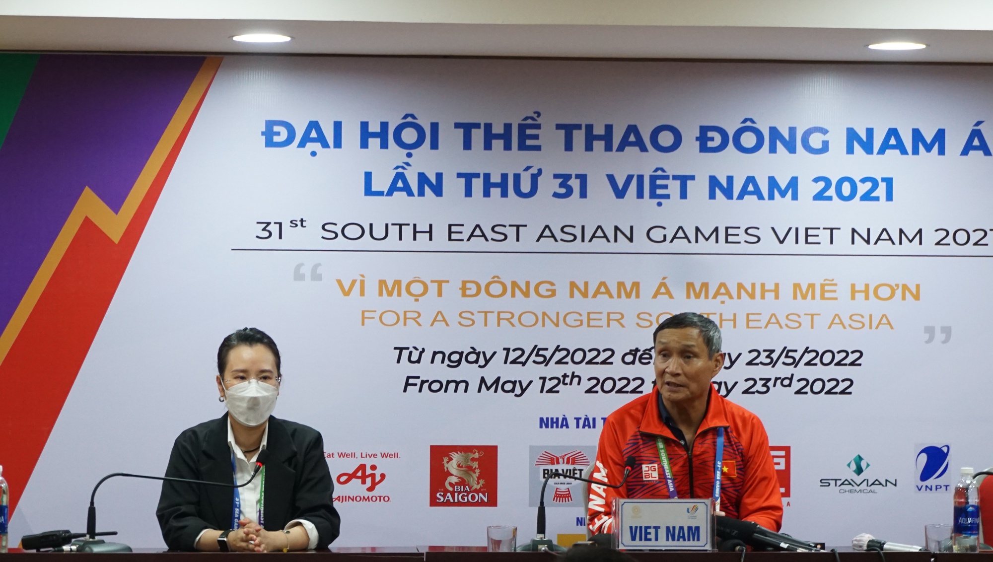 HLV Mai Đức Chung nói gì khi tuyển nữ Việt Nam ngược dòng thắng Philippines?