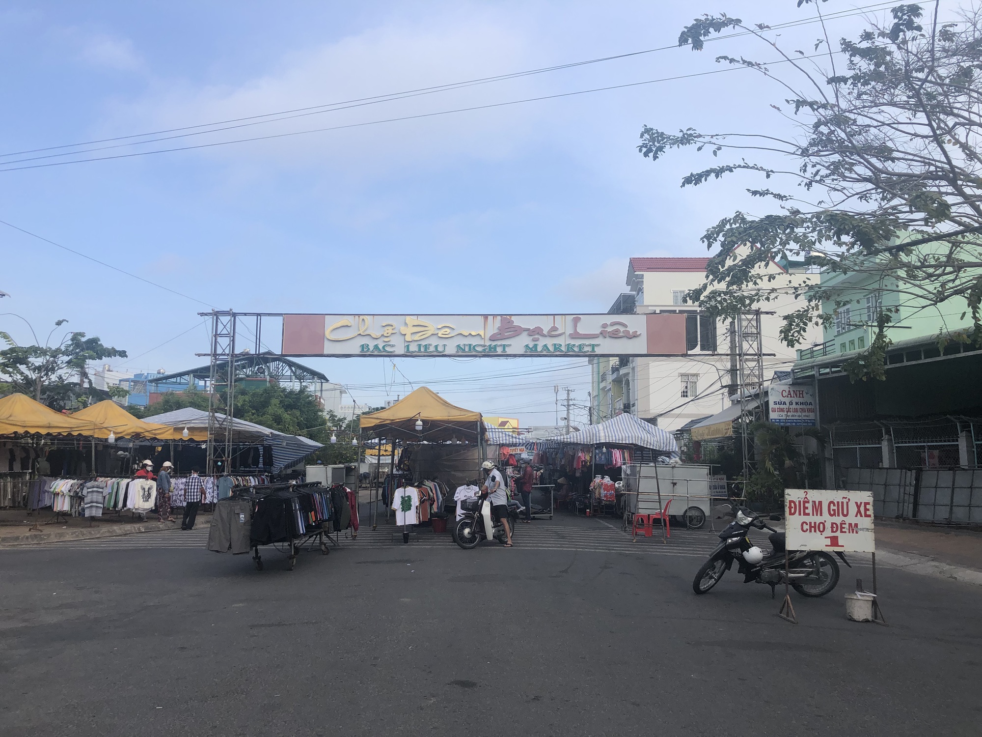 Chấm dứt hoạt động chợ đ&ecirc;m tr&aacute;i ph&eacute;p ở Bạc Li&ecirc;u - Ảnh 1.