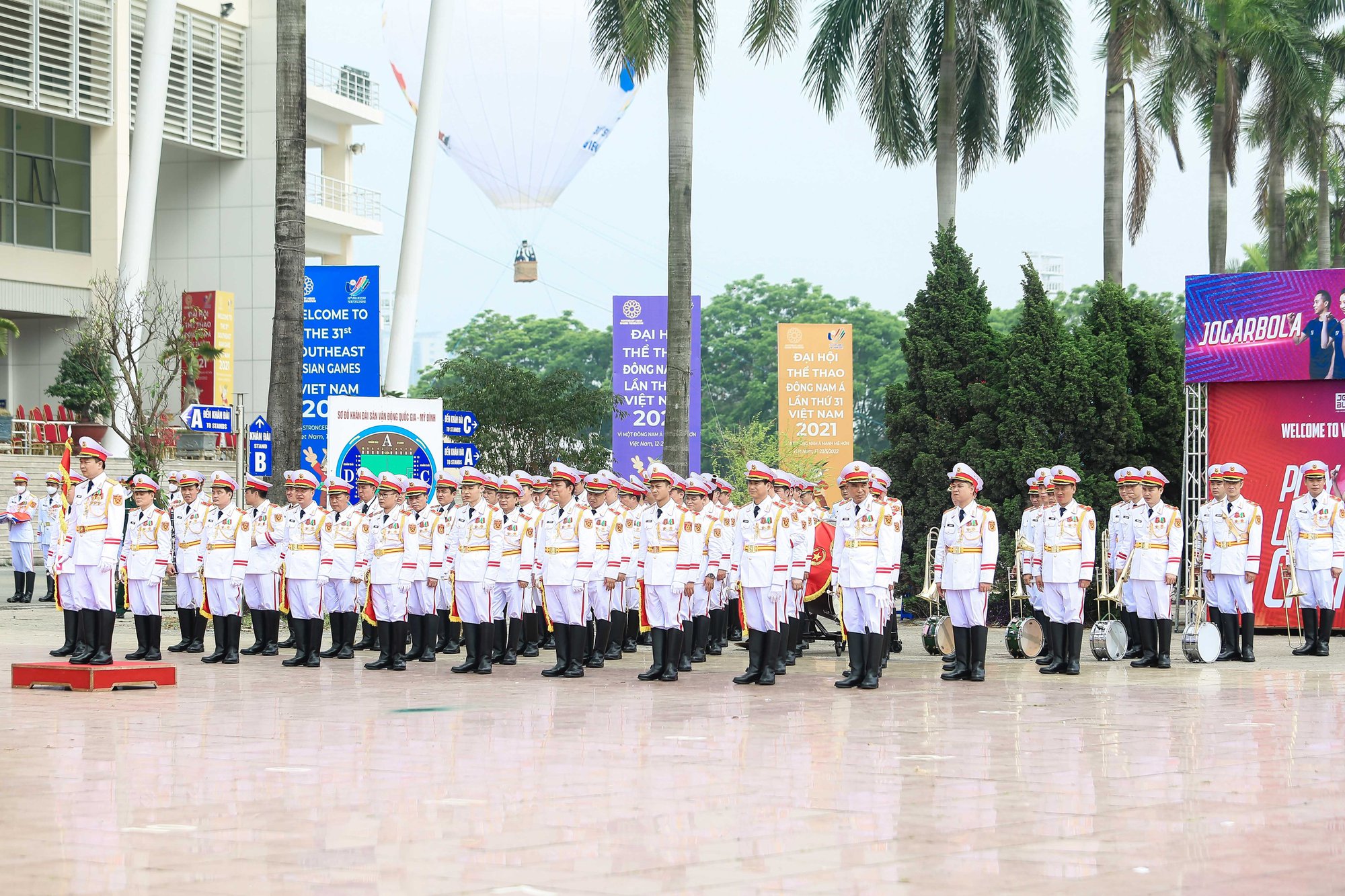 Quốc kỳ 11 quốc gia tung bay tại SEA Games 31 - Ảnh 4.