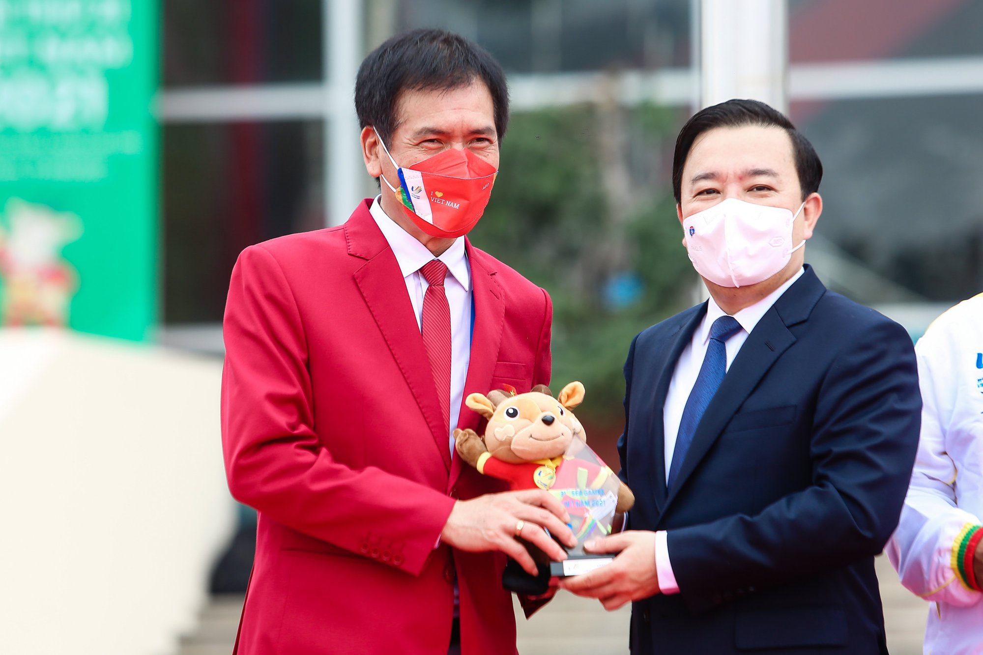 Quốc kỳ 11 quốc gia tung bay tại SEA Games 31 - Ảnh 18.