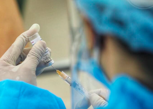 Tiêm mũi 4 vắc-xin Covid-19: Bộ Y tế yêu cầu địa phương tự đề xuất nhu cầu