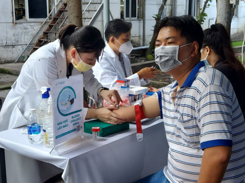 THÁNG 5 ẤM ÁP NGHĨA TÌNH (*): Tận tình chăm lo đoàn viên - lao động
