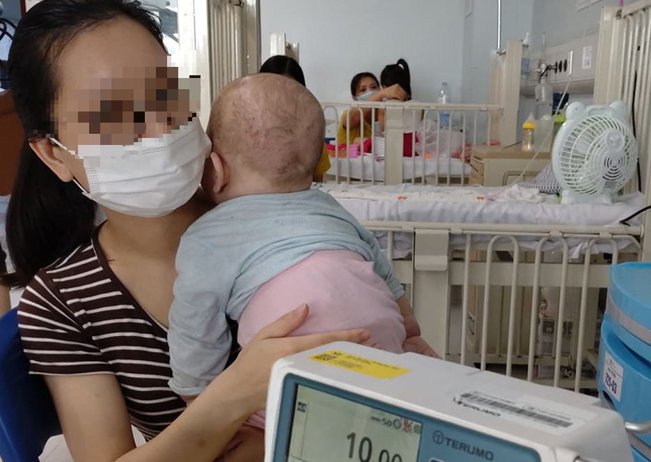 Trước thông tin "bệnh lạ" trẻ nôn, tiêu chảy chưa rõ nguyên nhân: Bác sĩ chỉ cách xử trí