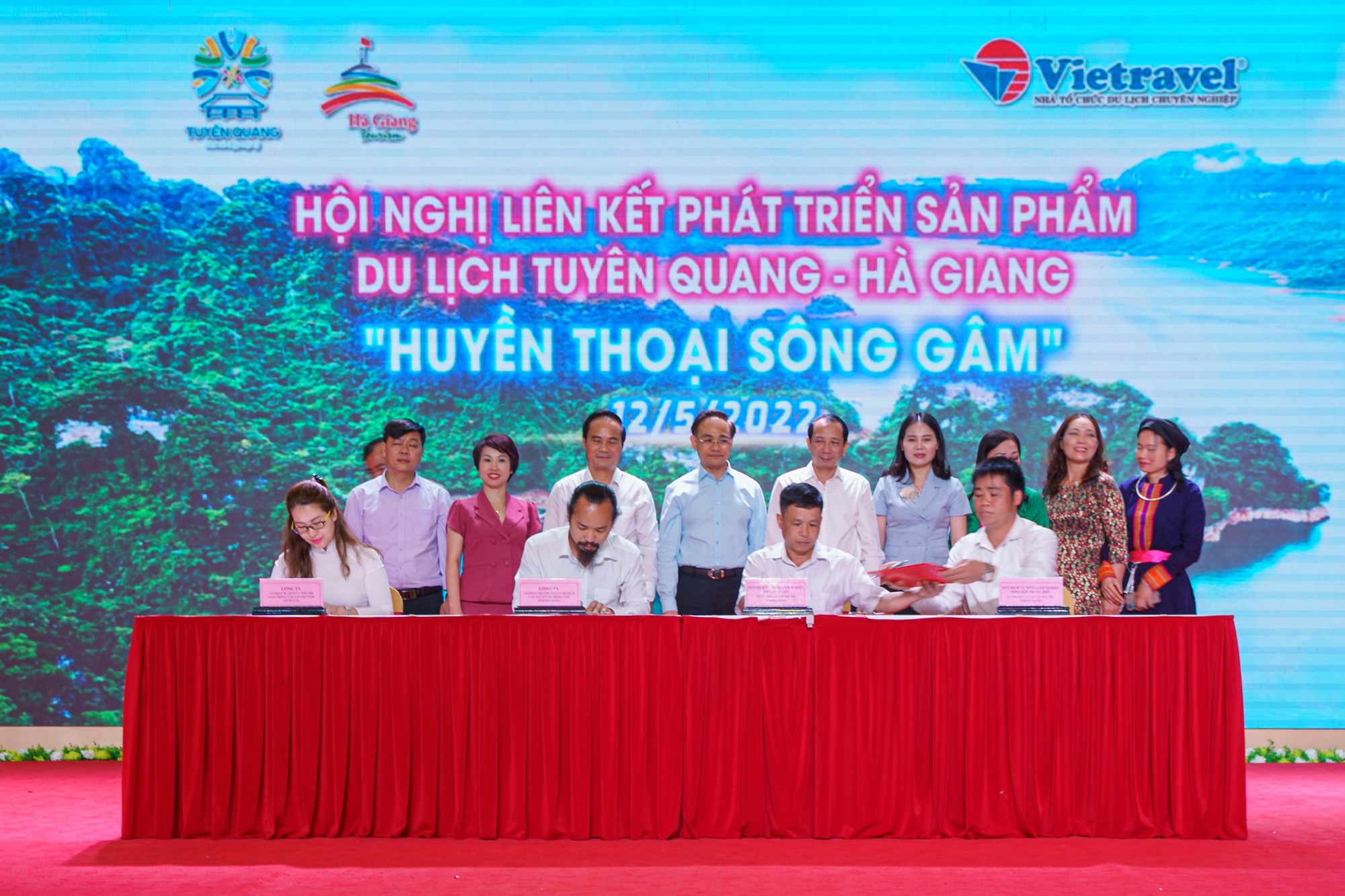 Th&uacute;c đẩy du lịch H&agrave; Giang, Tuy&ecirc;n Quang bằng sản phẩm li&ecirc;n kết mới - Ảnh 1.