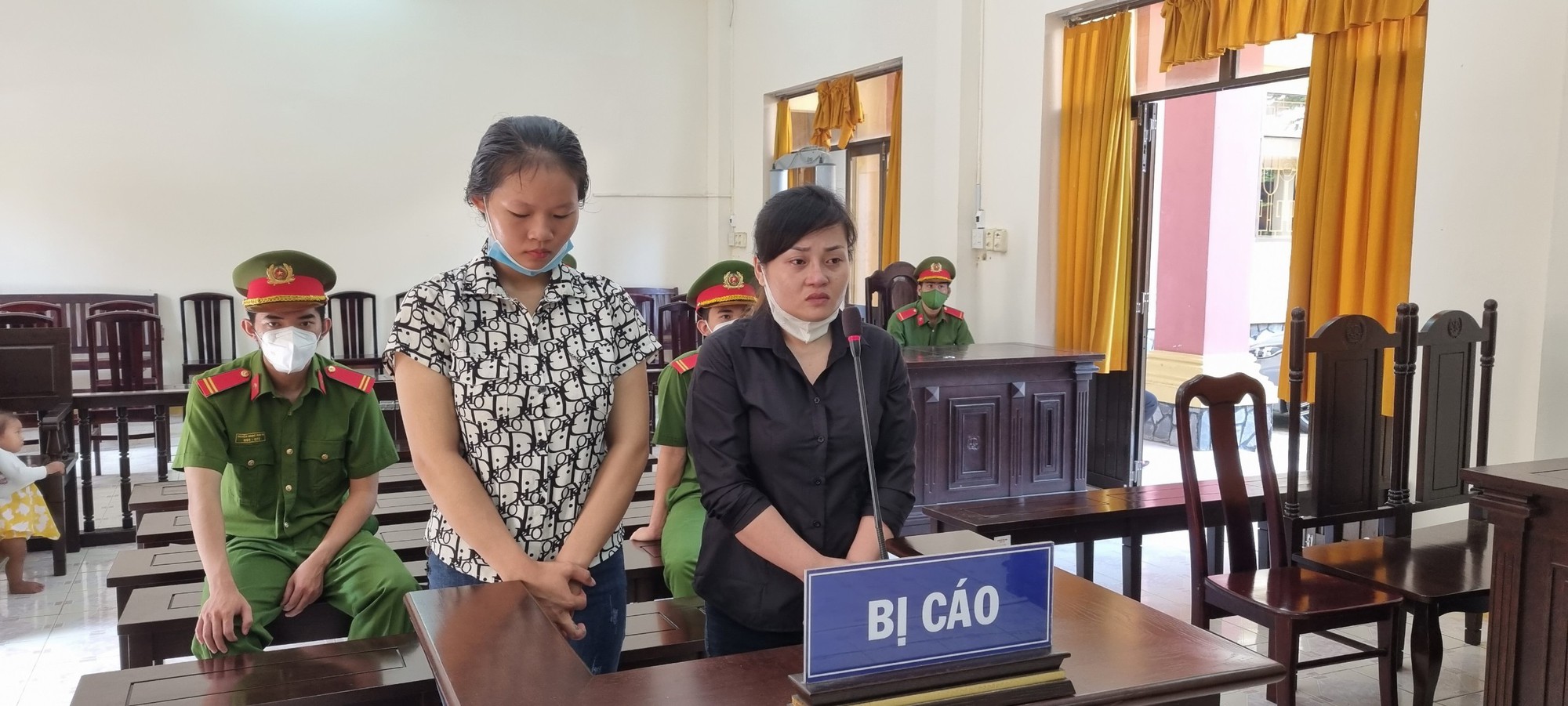 Hai “nữ quái” đưa bé gái 12 tuổi vào đường dây ma túy - Ảnh 2.