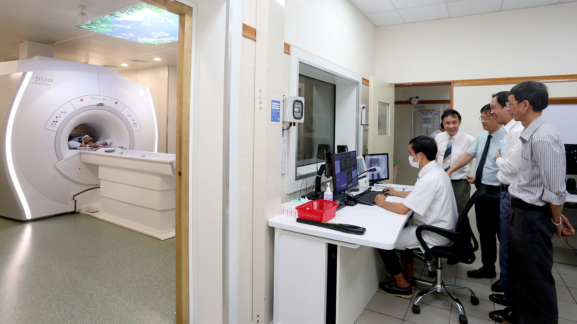 Bệnh viện Trung ương Huế đưa hệ thống MRI hiện đại nhất vào chẩn đoán bệnh tật