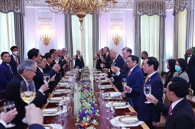 Những hình ảnh Thủ tướng Phạm Minh Chính dự chiêu đãi của Tổng thống Joe Biden - Ảnh 10.