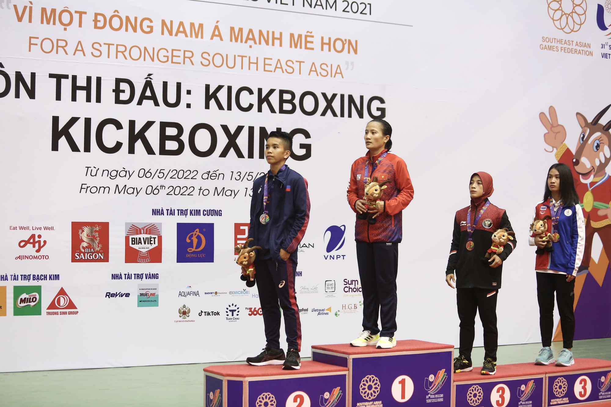 Nhật ký SEA Games 31 ngày 13-5: TTVN giành 13 ngôi vô địch