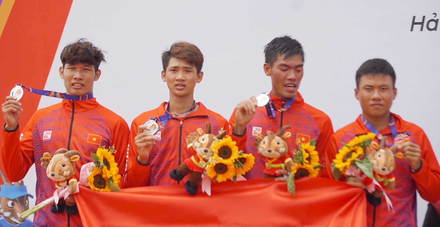 Rowing Việt Nam xuất sắc gi&agrave;nh HCV thứ ba tại SEA Games 31 - Ảnh 5.