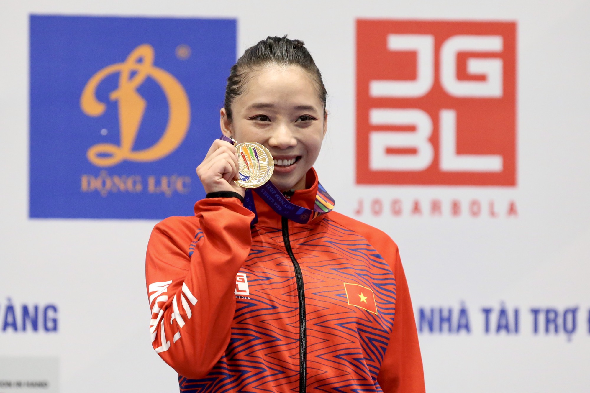 Chiếc HCV SEA Games mừng sinh nhật muộn của hoa kh&ocirc;i Dương Th&uacute;y Vi - Ảnh 6.