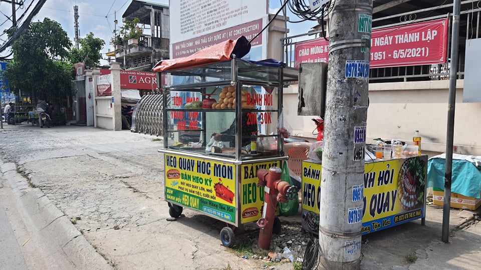 Chủ xe bánh mì heo quay báo bị trộm 200 triệu đồng