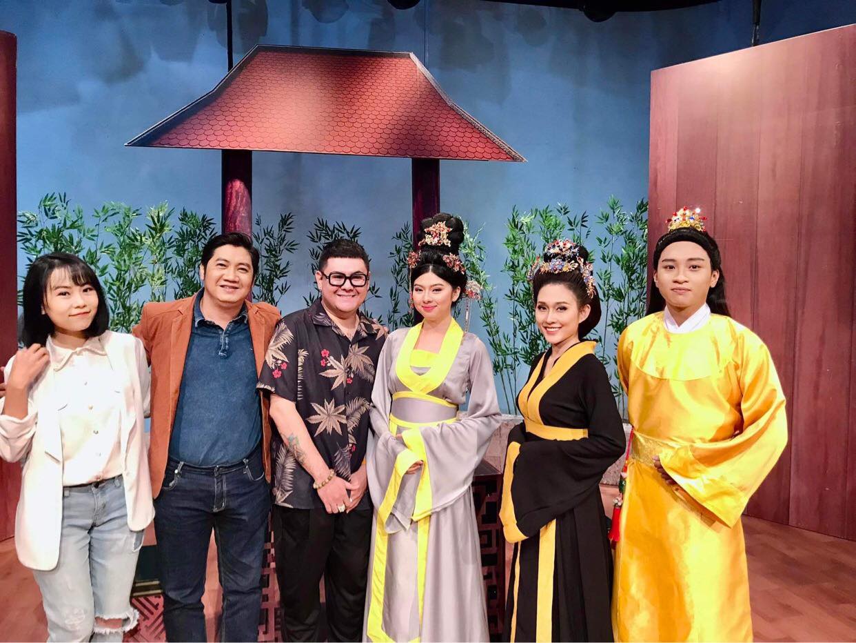 Th&aacute;i Hậu Dương V&acirc;n Nga v&agrave; phu nh&acirc;n Macbeth l&agrave;m MC đ&ecirc;m kịch kinh điển nước ngo&agrave;i - Ảnh 6.