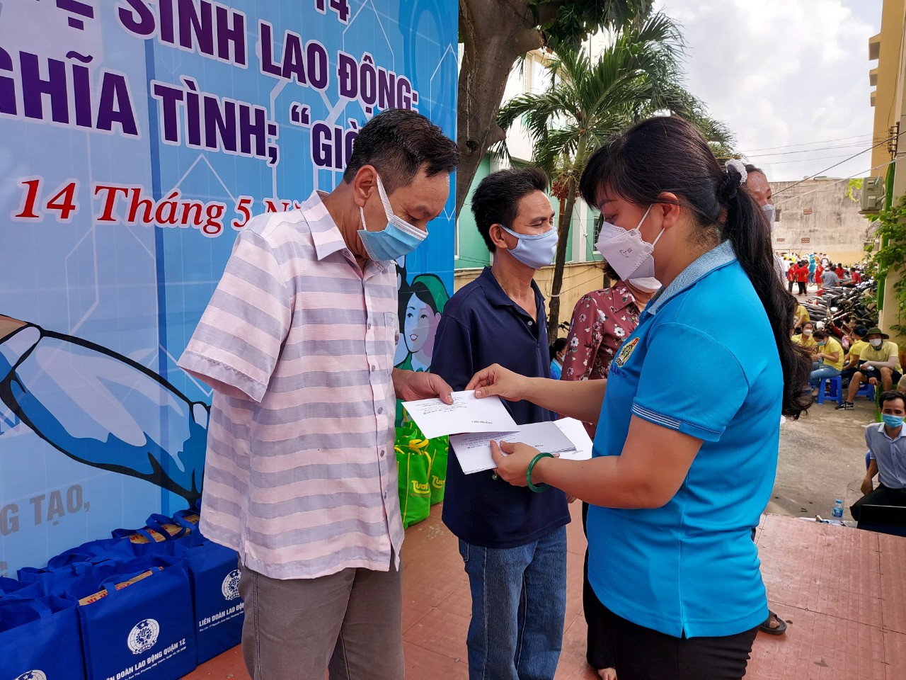 Phong phú hoạt động chăm lo đoàn viên trong Tháng Công nhân
