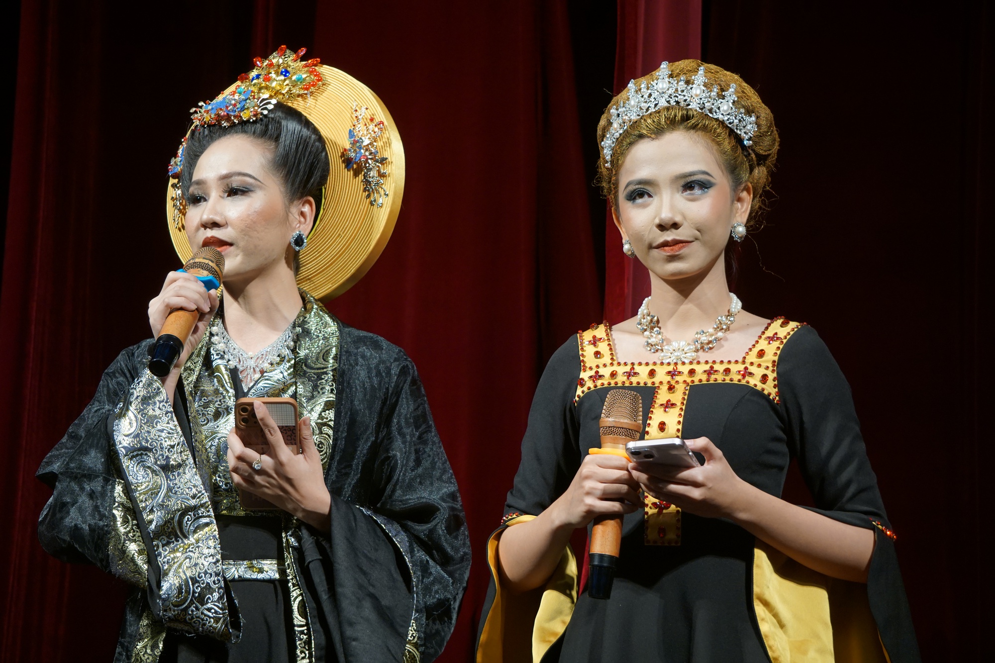 "Thái Hậu Dương Vân Nga" và "phu nhân Macbeth" làm MC đêm kịch kinh điển nước ngoài