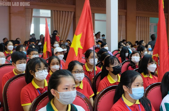 Bộ Tư lệnh Cảnh s&aacute;t biển phối hợp tổ chức cuộc thi Em y&ecirc;u biển, đảo qu&ecirc; hương - Ảnh 2.