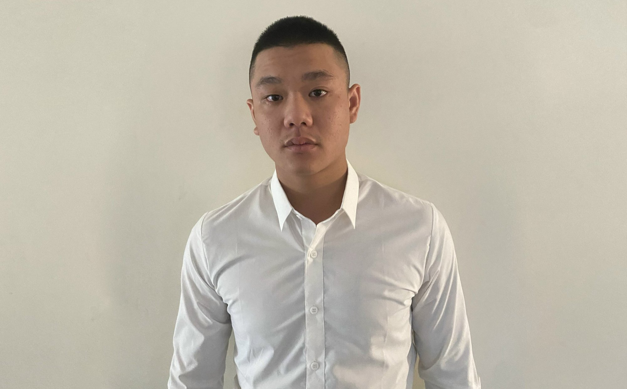 Hai kẻ li&ecirc;n quan vụ nổ s&uacute;ng chấn động Hội An ra đầu th&uacute; - Ảnh 2.