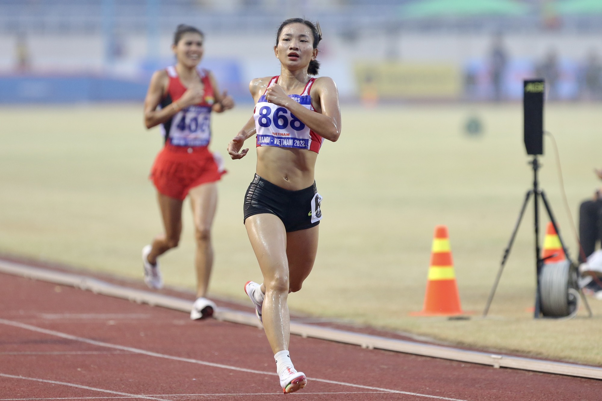 Nhật k&yacute; SEA Games 31 ng&agrave;y 14-5: Tấm HCV cực qu&yacute; của bơi Việt Nam - Ảnh 7.