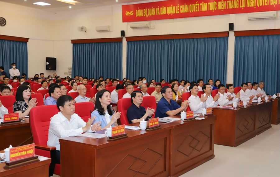 Chủ tịch Quốc hội Vương Đình Huệ tiếp xúc cử tri Hải Phòng - Ảnh 3.