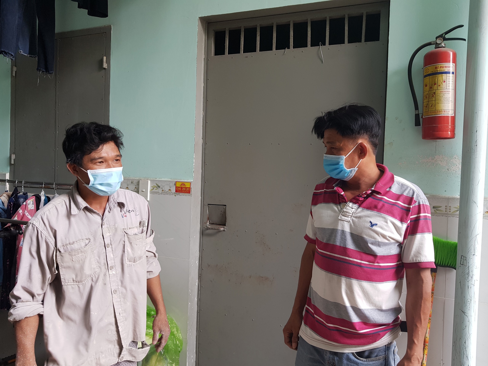 Thấy c&ocirc;ng nh&acirc;n kh&oacute;, thương như người th&acirc;n - Ảnh 2.