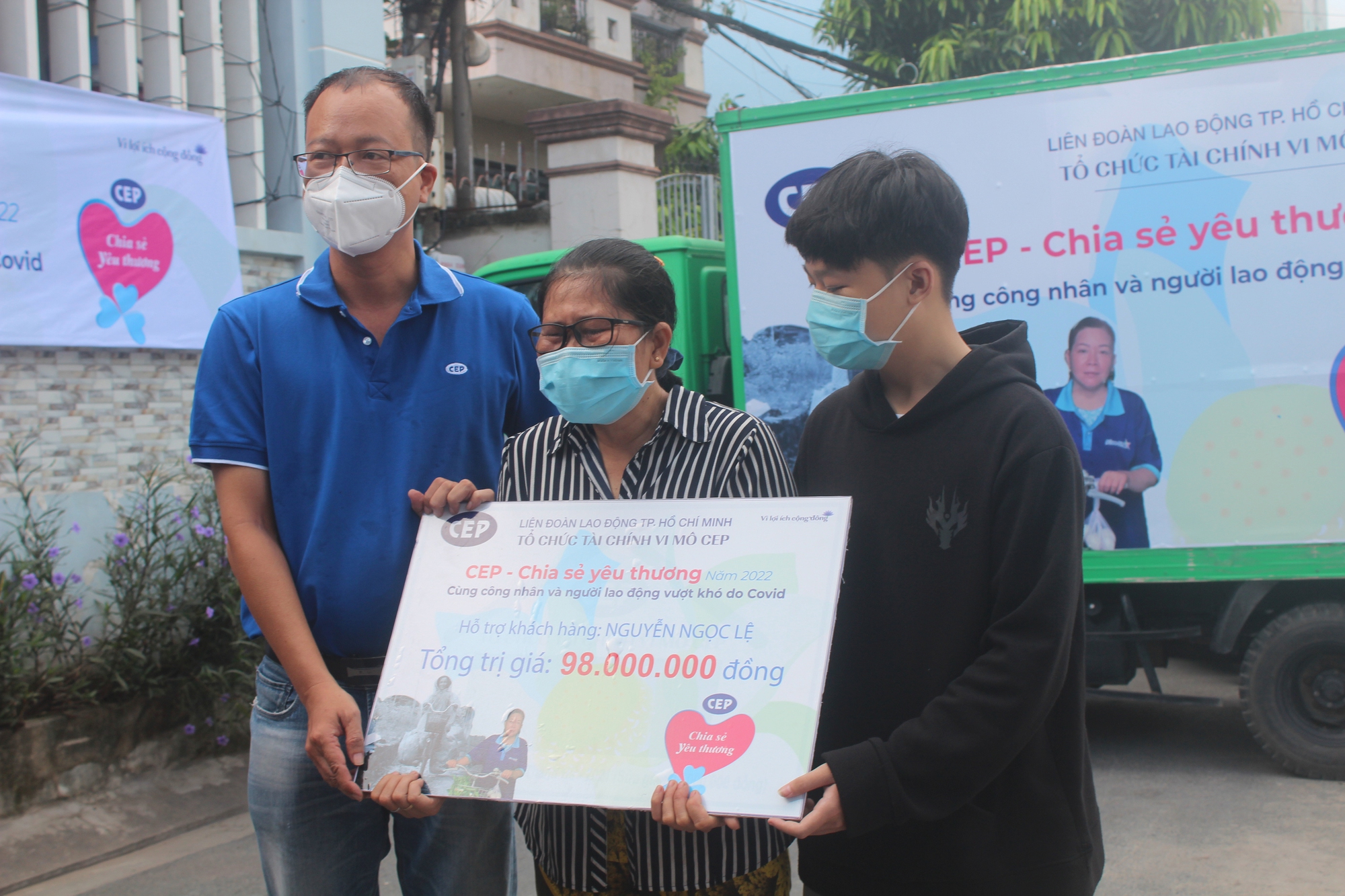 CEP chia sẻ yêu thương đến thành viên nghèo