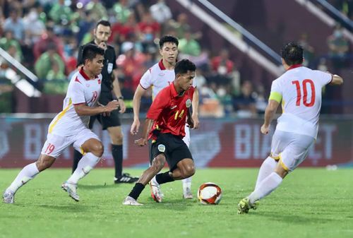 Bóng đá nam SEA Games 31: U23 Việt Nam vào bán kết với ngôi đầu bảng