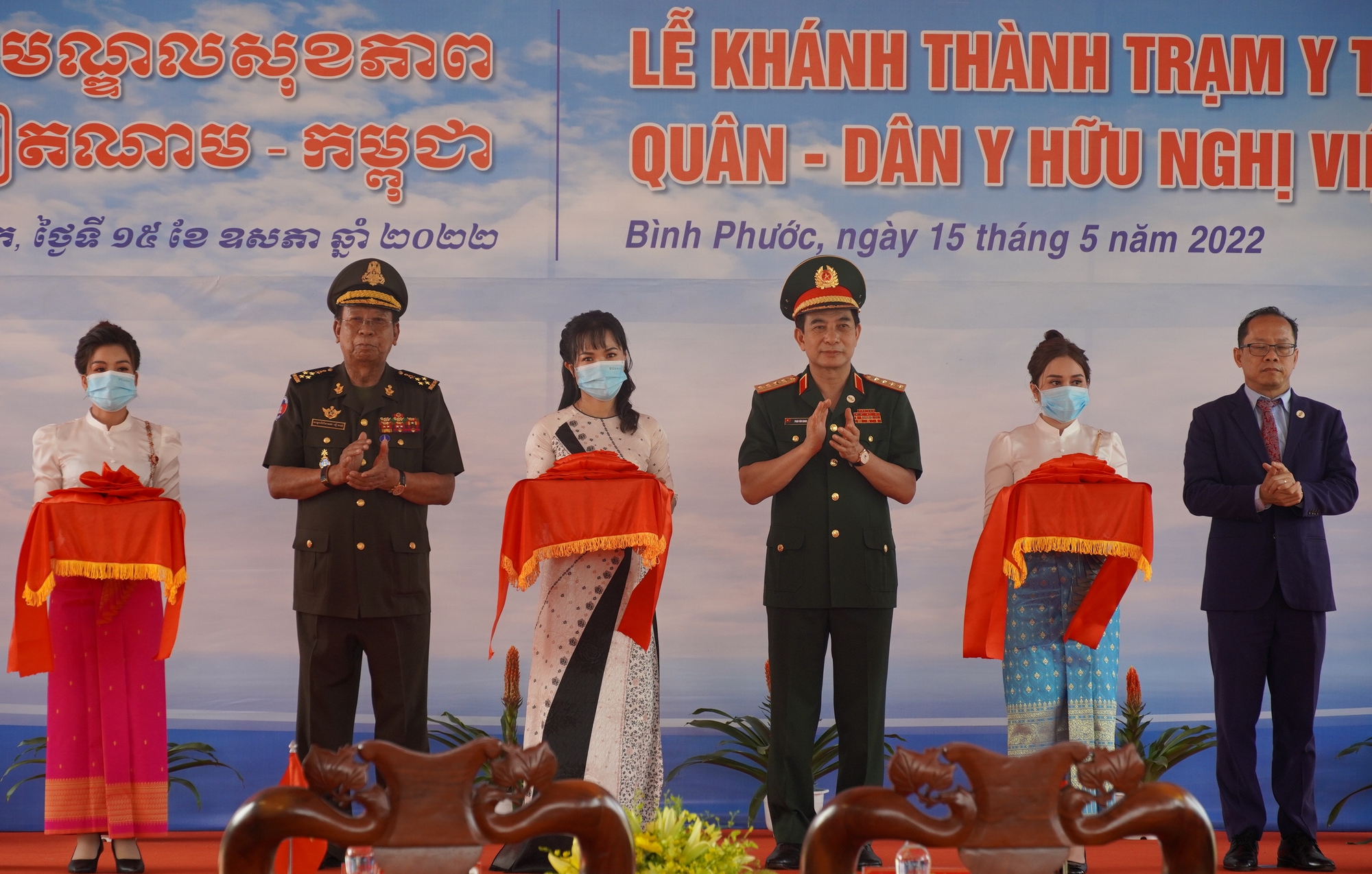 Ấn tượng giao lưu hữu nghị Quốc ph&ograve;ng bi&ecirc;n giới Việt Nam- Campuchia - Ảnh 3.