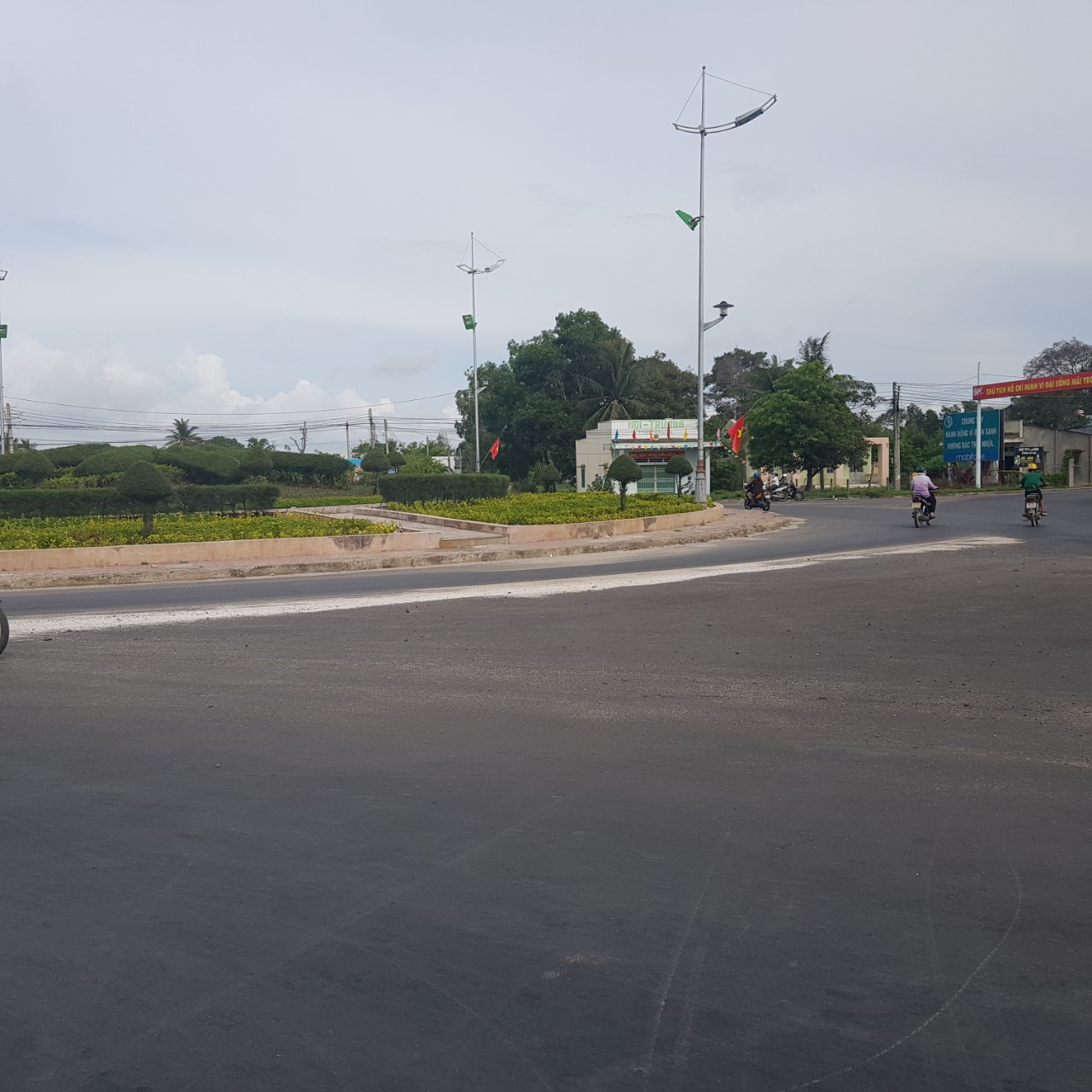 C&ocirc;ng an B&igrave;nh Thuận truy t&igrave;m 5 đối tượng li&ecirc;n quan đến vụ giết người tại thị x&atilde; La Gi - Ảnh 2.