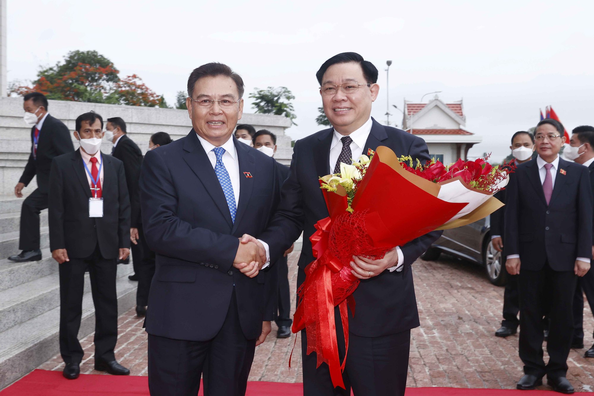 Chủ tịch Quốc hội hai nước Việt Nam - L&agrave;o hội đ&agrave;m - Ảnh 1.