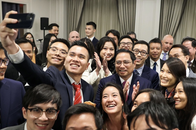 Thủ tướng Phạm Minh Chính: Thế hệ chúng tôi chưa làm thì thế hệ tương lai sẽ làm - Ảnh 8.