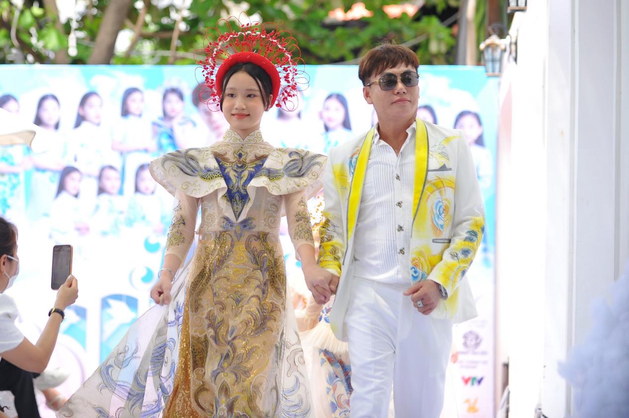 D&agrave;n mẫu nh&iacute; tỏa s&aacute;ng tại Peace Kid Fashion show by Tommy Nguyễn - Ảnh 5.