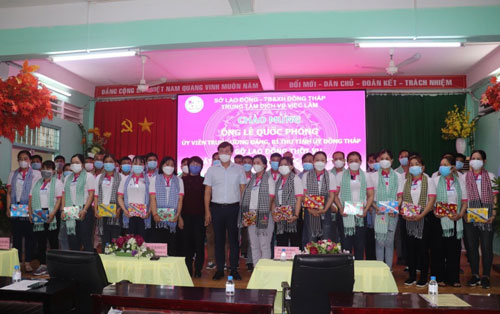 Đồng Tháp tăng cường đưa lao động thời vụ sang Hàn Quốc - Ảnh 1.