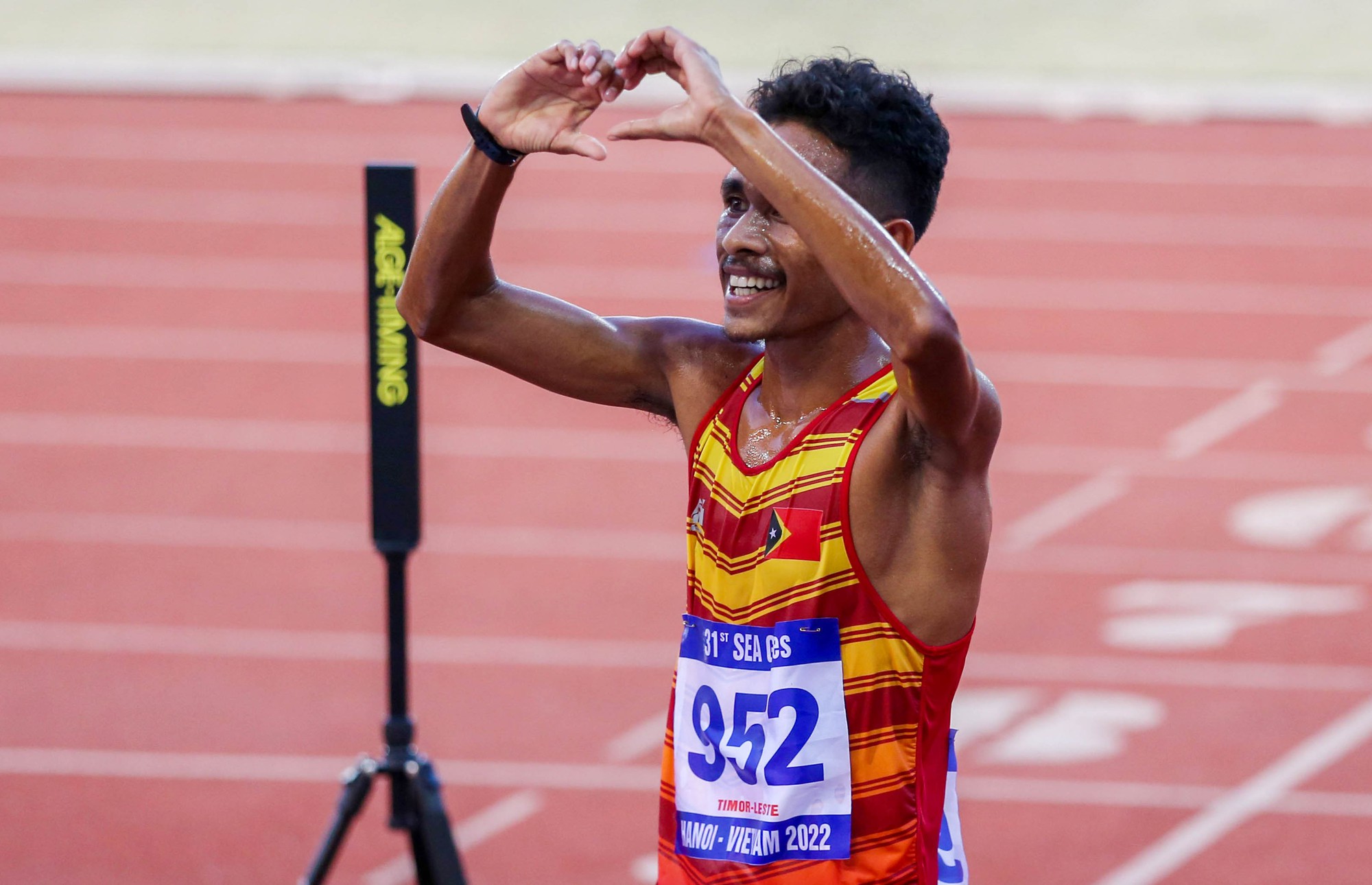 Tấm HCB qu&yacute; hơn v&agrave;ng của VĐV đi v&agrave;o lịch sử Timor Leste tại SEA Games 31 - Ảnh 4.
