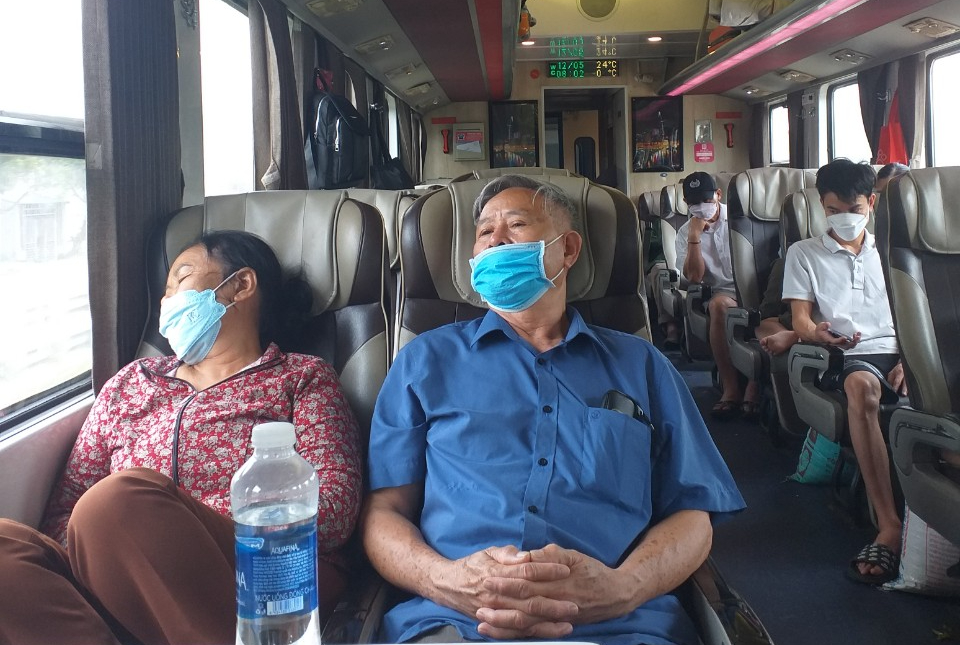 Cần có hệ thống loa thông báo trên các đoàn tàu