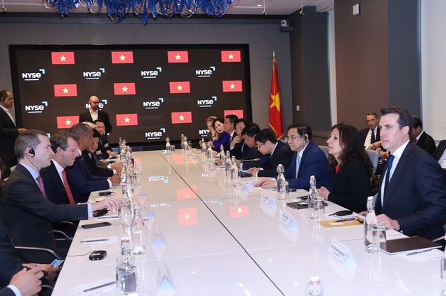 Thủ tướng Phạm Minh Ch&iacute;nh thăm s&agrave;n giao dịch chứng kho&aacute;n lớn nhất thế giới tại New York - Ảnh 2.