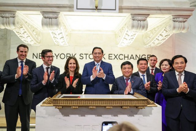 Thủ tướng Phạm Minh Ch&iacute;nh thăm s&agrave;n giao dịch chứng kho&aacute;n lớn nhất thế giới tại New York - Ảnh 8.