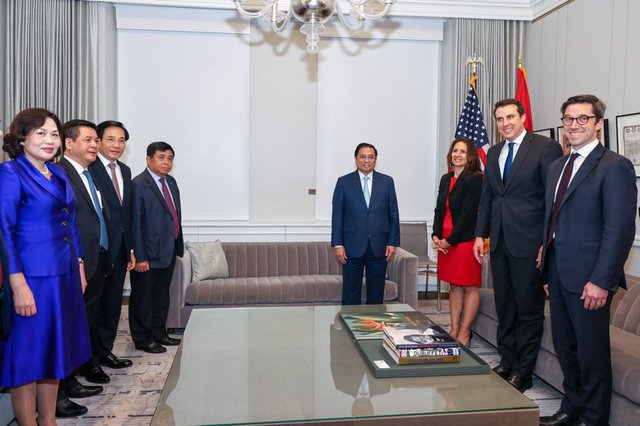 Thủ tướng Phạm Minh Ch&iacute;nh thăm s&agrave;n giao dịch chứng kho&aacute;n lớn nhất thế giới tại New York - Ảnh 3.