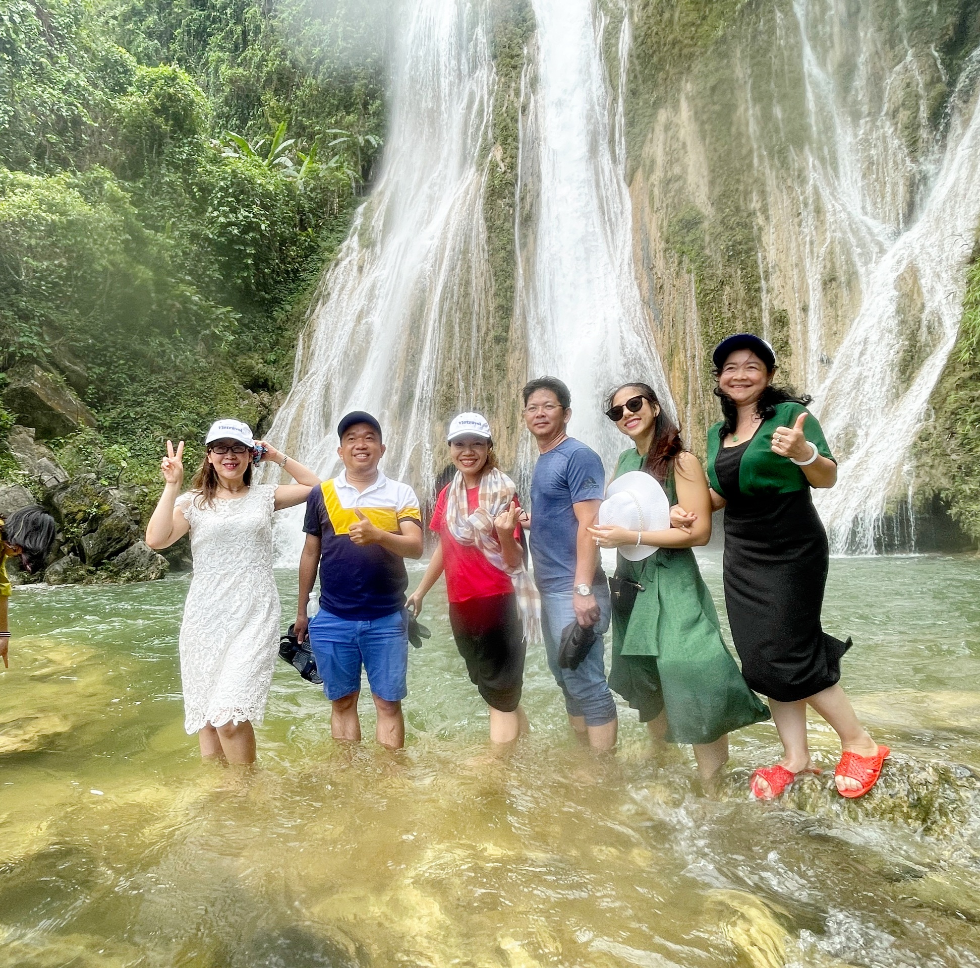 &ldquo;Lạc tr&ocirc;i&rdquo; tr&ecirc;n d&ograve;ng s&ocirc;ng G&acirc;m, nghe h&aacute;t Then giữa đất trời H&agrave; Giang, Tuy&ecirc;n Quang - Ảnh 10.